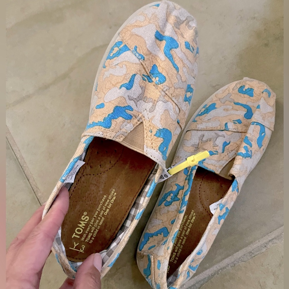 NEW kids TOMS